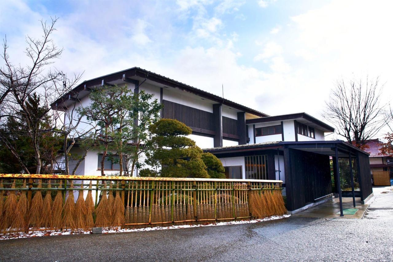 Takamiya Ryokan Sagiya Sansorai Kaminoyama Екстериор снимка